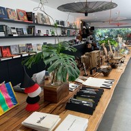 กำแพงแก้ว บาย เชฟตูตู