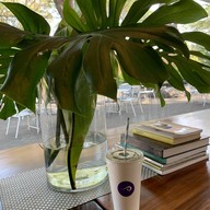 กำแพงแก้ว บาย เชฟตูตู