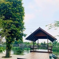 อิ่มริมคลอง