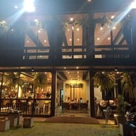 Bella's Restaurant By Sara & Gong