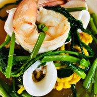 เมนูของร้าน ก๋วยเตี๋ยวปลาสุกี้ทะเล ปราณบุรี