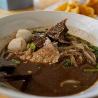 เตี๋ยวเรือกะลา แซ่บเวอร์ 25 บาท