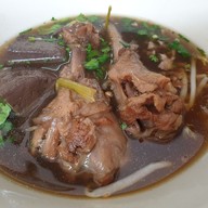 ก๋วยเตี๋ยวเป็ดตุ๋น เจ้าเก่าหนองมน