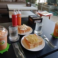 Green van house (กาแฟบ้านรถเขียว) -