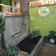Green van house (กาแฟบ้านรถเขียว) -
