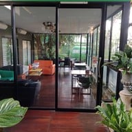 Green van house (กาแฟบ้านรถเขียว) -