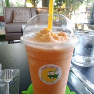 Green van house (กาแฟบ้านรถเขียว) -