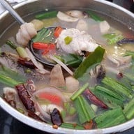 เมนูของร้าน น้องเนยซีฟู๊ด หลังเซ็นทรัล พระราม 2