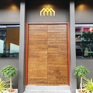 หน้าร้าน Yellow Stone Bistro Bar & Karaoke