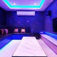 บรรยากาศ Yellow Stone Bistro Bar & Karaoke