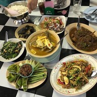 ร้านอาหารน้าขำ