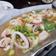 เมนูของร้าน น้องเนยซีฟู๊ด หลังเซ็นทรัล พระราม 2