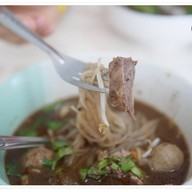 เมนูของร้าน ก๋วยเตี๋ยวคุณตาสนม