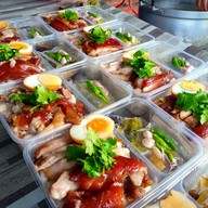 ขาหมูอาตั้น  อโศก