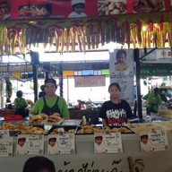 หน้าร้าน ตลาดน้ำบึงพระยา วัดพระยาสุเรนทร์