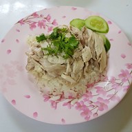 เมนูของร้าน เฮียตั้วข้าวมันไก่ ข้าวหมูแดง ก๋วยเตี๋ยวหมู