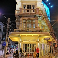 หน้าร้าน บ้านไมตรีจิตต์ หัวลำโพง