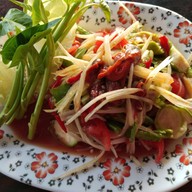 บ่อตกปลาและร้านอาหารสามพี่น้องฟิชชิ่ง
