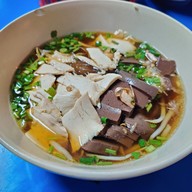 เมนูของร้าน ก๋วยเตี๋ยวไก่รสเด็ด ลาดพร้าว 35 (น้องเจ)