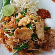 แม่สำรวยผัดไทย