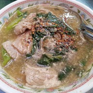 ราดหน้า เอ็มไพร์คุณนู๋  ตลาดบางปะกอก