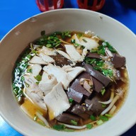 เมนูของร้าน ก๋วยเตี๋ยวไก่รสเด็ด ลาดพร้าว 35 (น้องเจ)