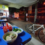 บรรยากาศ ก๋วยเตี๋ยวไก่รสเด็ด ลาดพร้าว 35 (น้องเจ)