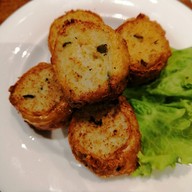 Yai Chinese Restaurant มาเก็ตวิลเลจ