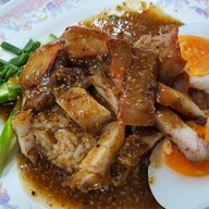 เมนูของร้าน ข้าวหมูแดงน้ำผึ้งเตาปูน by ณัฐณี