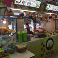 ก๋วยเตี๋ยวไก่อินเตอร์ & ข้าวมันไก่อินเตอร์ ตลาดเปิดท้ายบิ๊กซีบางพลี