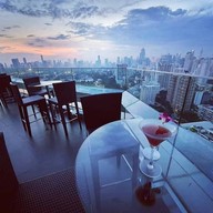 Atmosphere of Long Table Bangkok