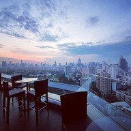Atmosphere of Long Table Bangkok