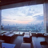 Atmosphere of Long Table Bangkok