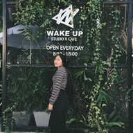 Wake Up Studio x Cafe