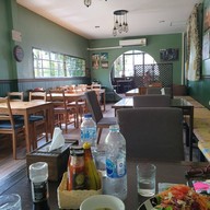 บรรยากาศ กรีนคาเฟ่ ไม้ขาว