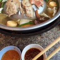 ย่างหมู...ร่าเริง ณ ท่าใหม่