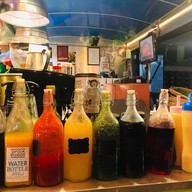 ผัดไทยคาเฟ่แม่วรรณา เขาคิชฌกูฎ