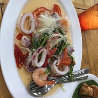 นายไสว ก๋วยเตี๋ยวลูกชิ้นปลา นายไสว ก๋วยเตี๋ยวลูกชิ้นปลา