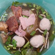ก๋วยเตี๋ยวเนื้อป้ามล