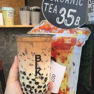 1/2 Oz. Cafe - Nimmanhaemin นิมมานเหมินทร์