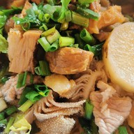 ก๋วยเตี๋ยวเนื้อเจ๊ดำ กันทรลักษ์