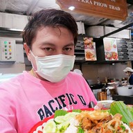 อิ่มกะเพราถาด ชั้น G กาดหลวงแอร์พอร์ต