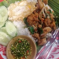 อิ่มกะเพราถาด ชั้น G กาดหลวงแอร์พอร์ต