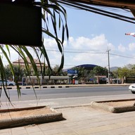 หน้าร้าน ผัดหมี่กระโทก (ป้าเปลื้อง)