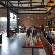 บรรยากาศ Present Simple Cafe