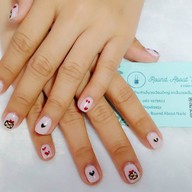 Round About Nails