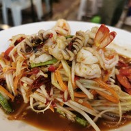 ล้านตำนัว ครัวเซราะกราว-หนามแดง