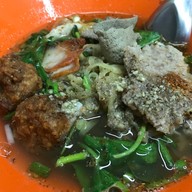 เมนูของร้าน ก๋วยเตี๊ยว เจ๊ฮวย