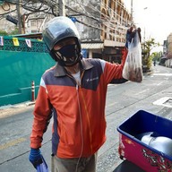 หมูปิ้งนมสด-หญิงนุ้ย