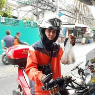 หมูปิ้งนมสด-หญิงนุ้ย